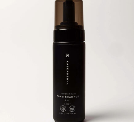 FOAM SHAMPOO 3 IN 1 KASKADERKA® jagodowy piankowy szampon do mycia twarzy, brwi i rzęs 150ml